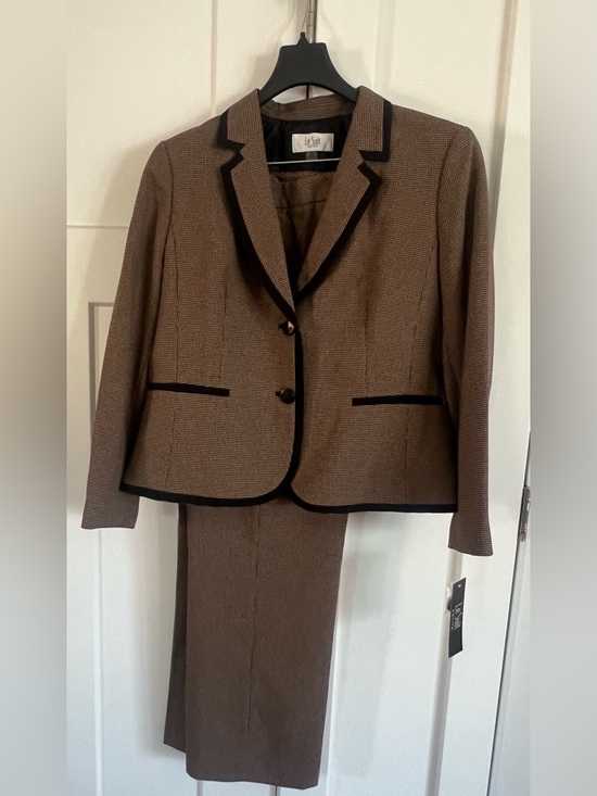 Le Suit Other - Nwt Le Suit petite 16p womans pantsuit trousers blazer Brown camel black